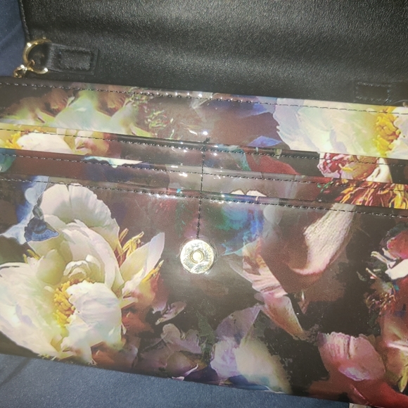 Betsey Johnson Wallet - Picture 4 of 6